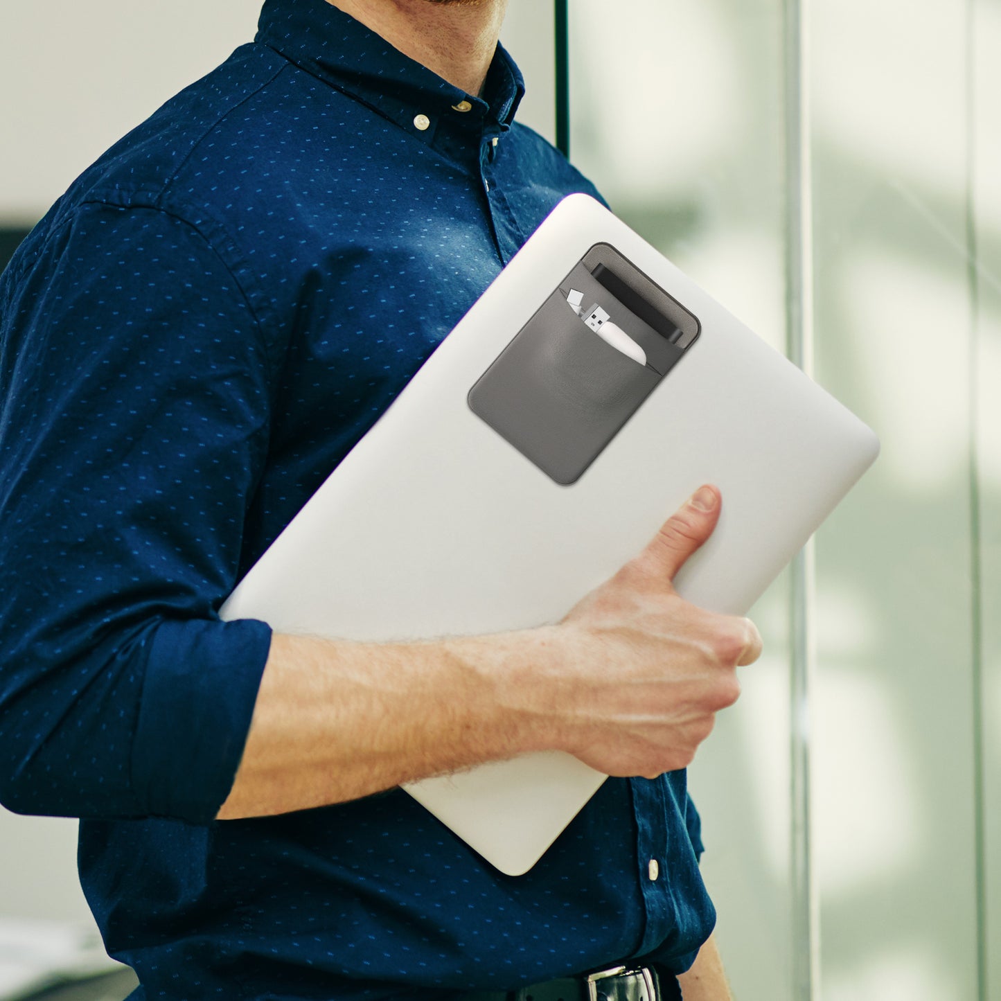 kwmobile Tasche kompatibel mit SanDisk Portable SSD, Samsung T7, Crucial X8, HDD - Halterung für externe SSD Festplatte - 13x8cm - Elastisches Case Hülle selbstklebend