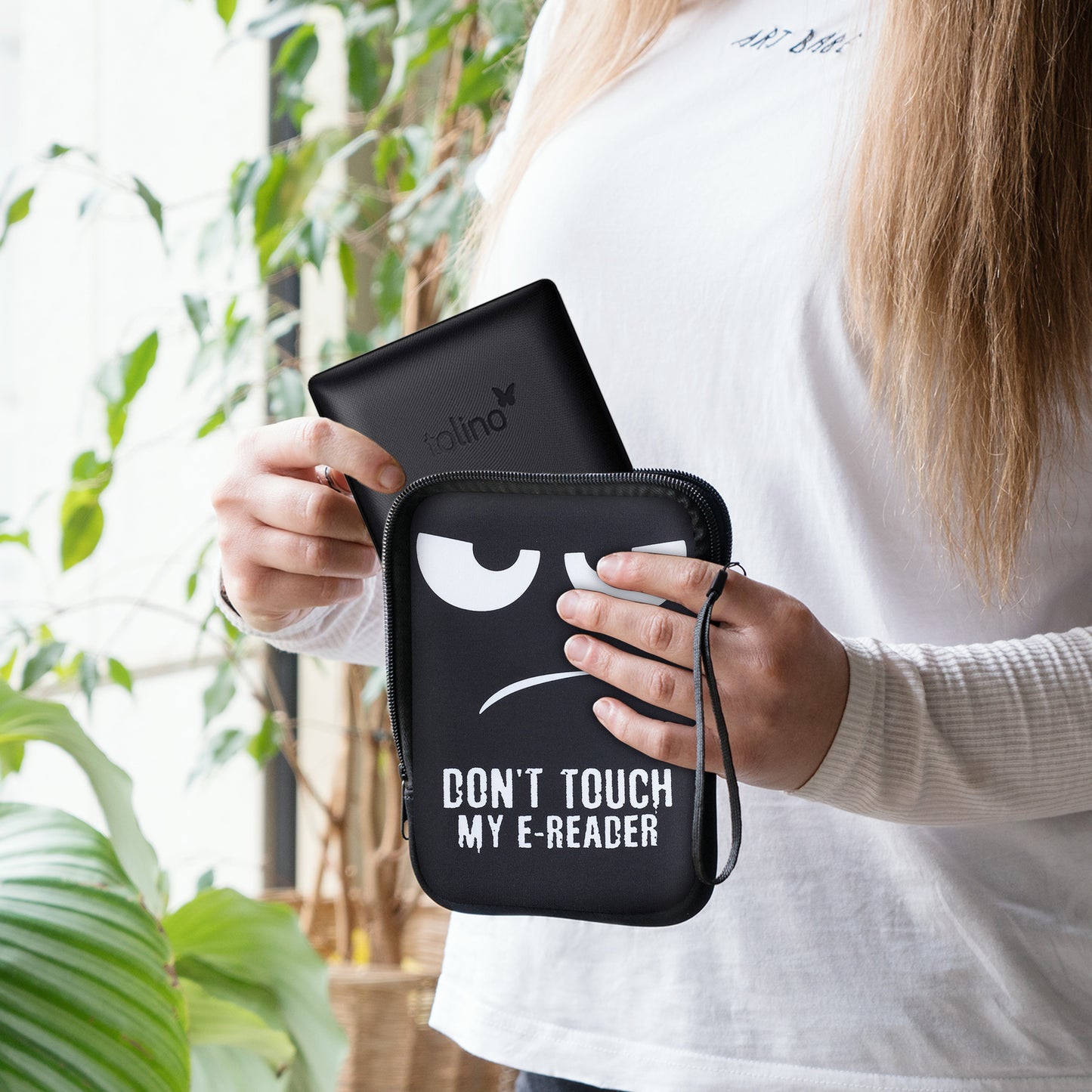 kwmobile Tasche für eReader - Hülle Schutzhülle Galaxie Baum Wiese - 17 x 12 x 2 cm Innenmaße