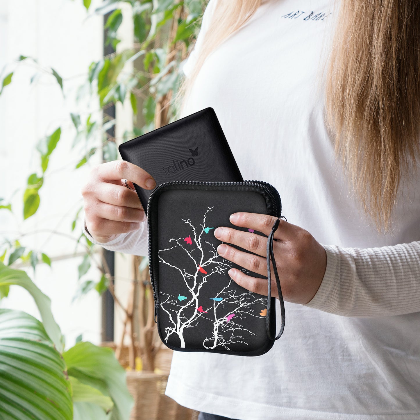 kwmobile Tasche für eReader - Hülle Schutzhülle Galaxie Baum Wiese - 17 x 12 x 2 cm Innenmaße