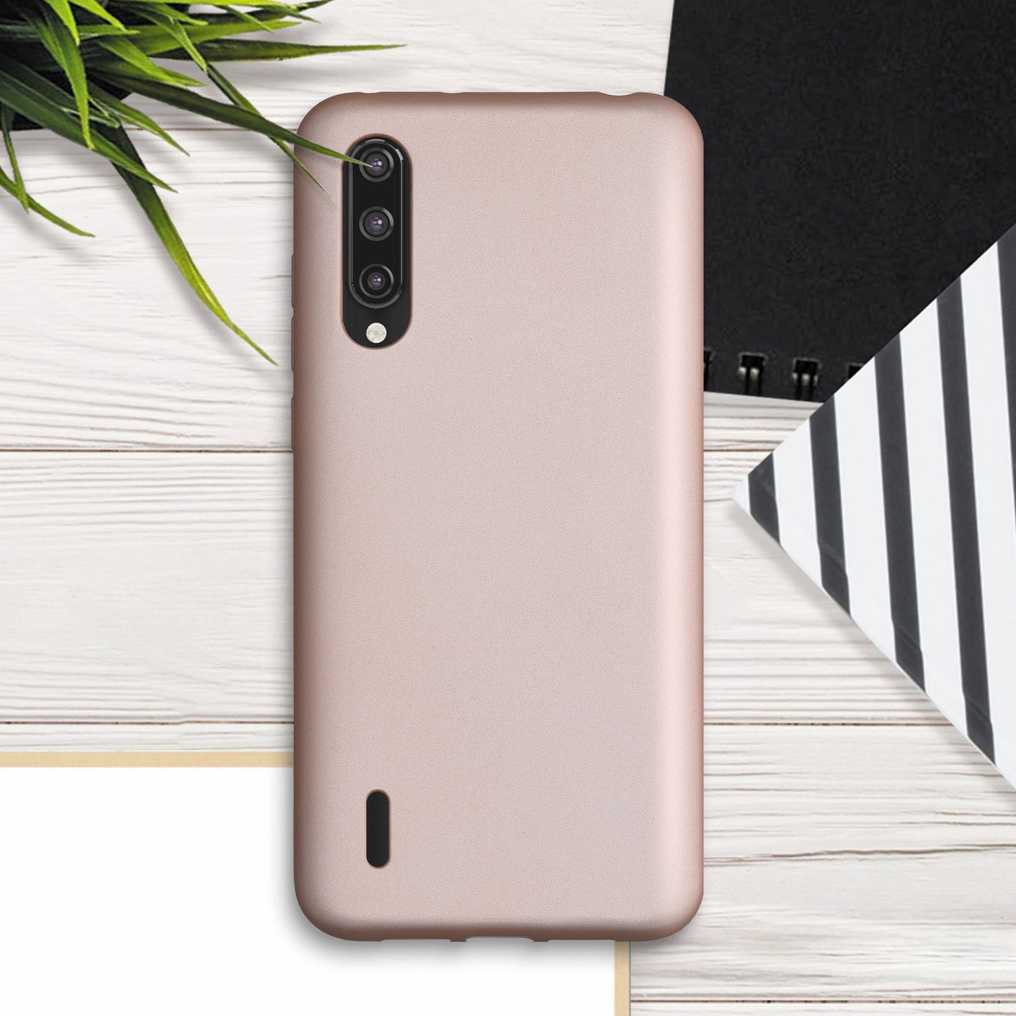 kwmobile Handyhülle für Xiaomi Mi 9 Lite Hülle - Silikon Case schimmernd - Schutzhülle Cover
