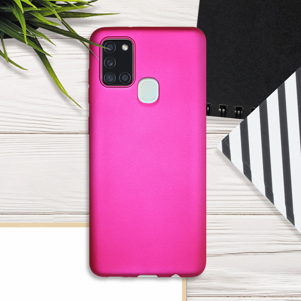 kwmobile Handyhülle für Samsung Galaxy A21s Hülle - Silikon Case metallisch schimmernd - Schutzhülle Cover