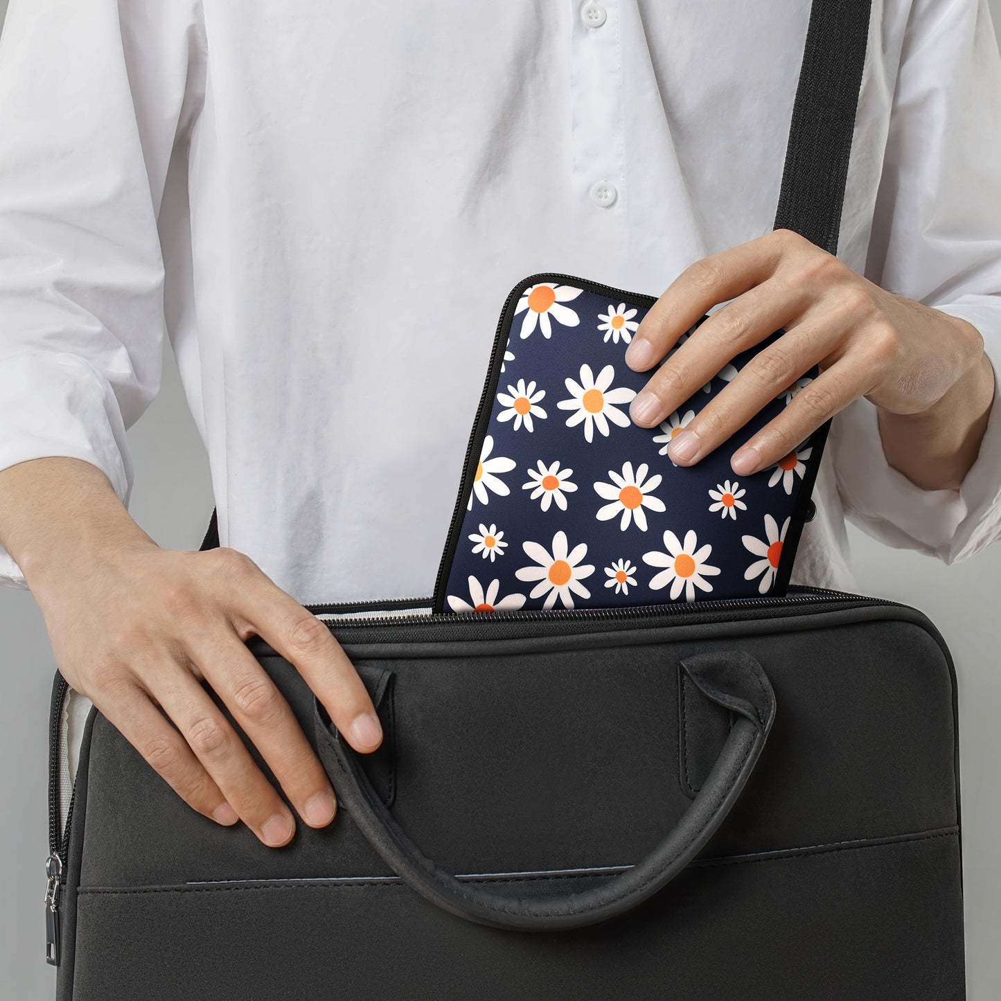 kwmobile Tasche für eReader - Hülle Schutzhülle Galaxie Baum Wiese