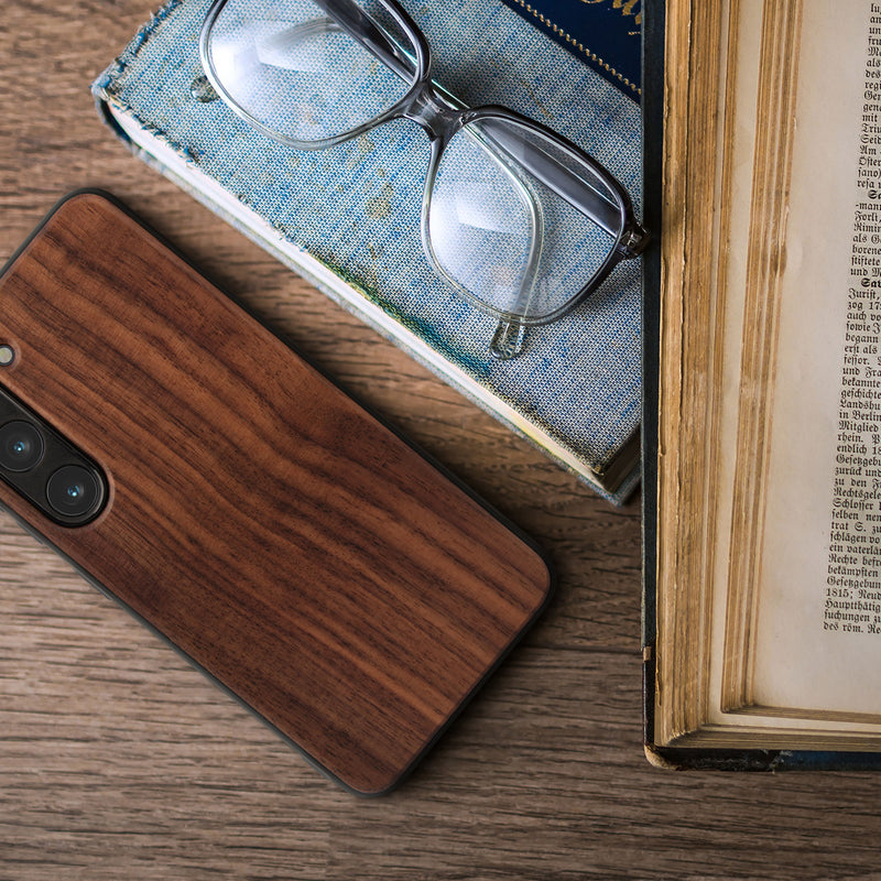 Samsung Galaxy S23 stoßfestes Hardcase mit TPU Bumper Holz Walnuss
