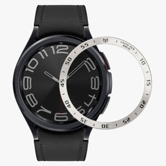 kwmobile Schutzring kompatibel mit Samsung Galaxy Watch 6 Classic 43mm Fitnesstracker - Bezel Ring Lünette - Silber