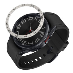 kwmobile Schutzring kompatibel mit Samsung Galaxy Watch 6 Classic 43mm Fitnesstracker - Bezel Ring Lünette in Silber Schwarz Silber  