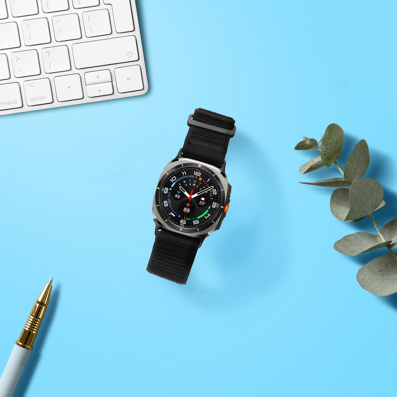 kwmobile Armband kompatibel mit Samsung Galaxy Watch Ultra 47mm - Nylon Fitnesstracker Sportarmband Band in Schwarz - Innenmaße von Schwarz