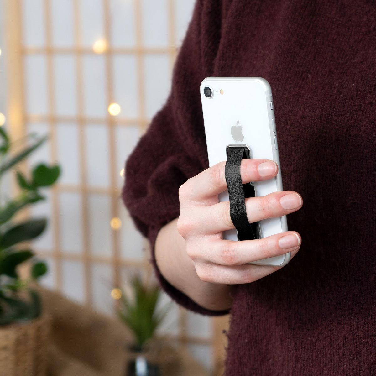 kwmobile Smartphone Fingerhalter mit Ständer - Selbstklebende Handy Fingerhalterung kompatibel mit iPhone Samsung Sony Handys