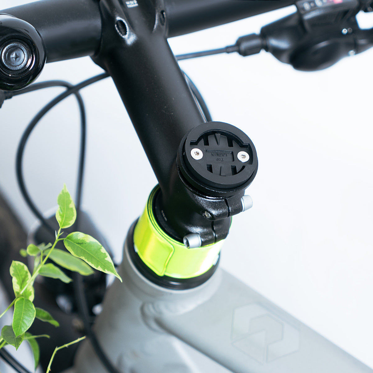 kwmobile Halterung kompatibel mit Garmin Edge / Bryton Rider / CatEye - Fahrrad Halter Fahrradcomputer - Vorbauhalterung Steuerrohr Top Cap