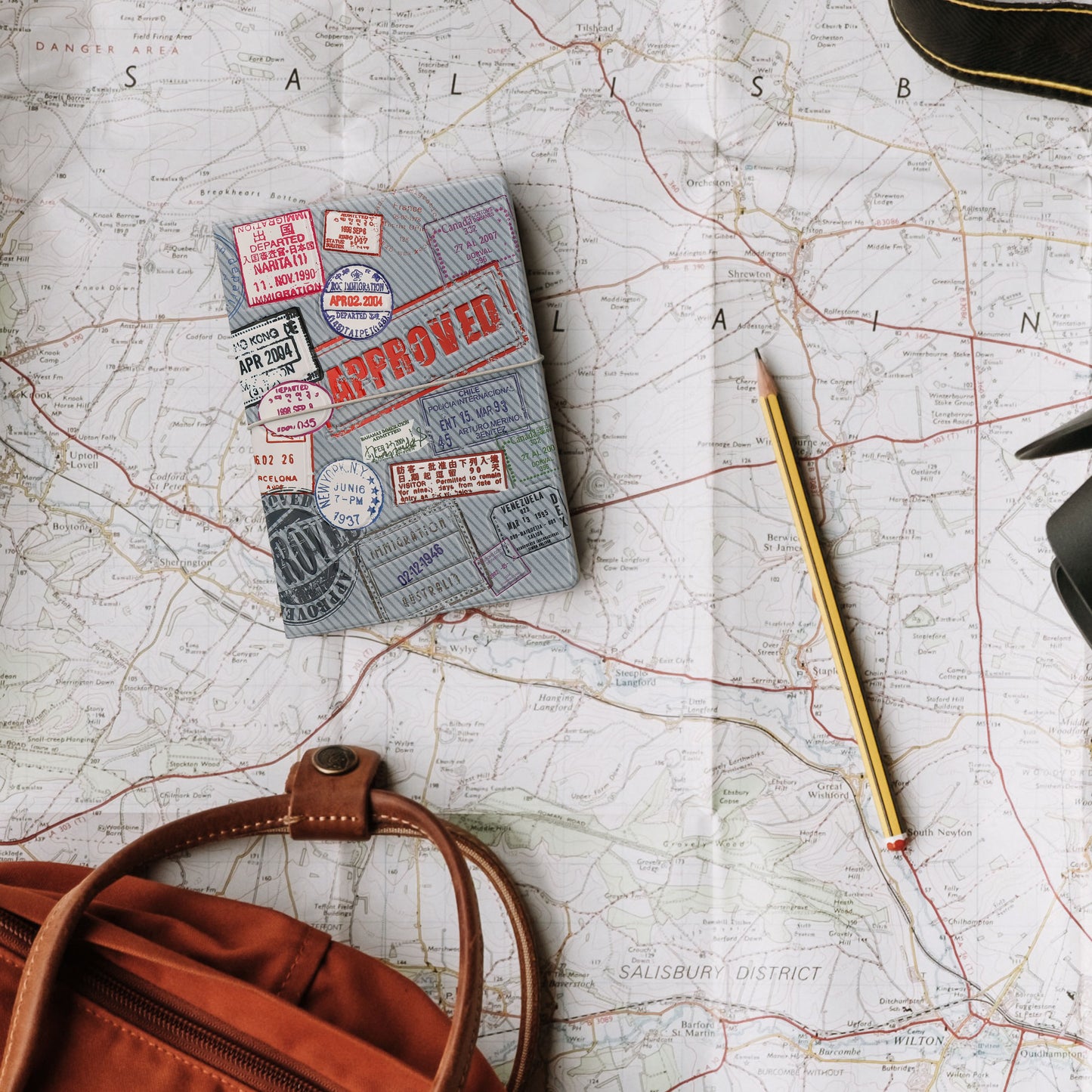 kwmobile Reisepass Kunststoff Schutzhülle Ausweis Hülle Impfpass Schutz Cover Reisepasshülle Ausweishülle