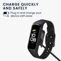 kwmobile USB Kabel Charger kompatibel mit Samsung Galaxy Fit e Ladekabel Smart Watch Ersatzkabel Fitnesstracker Aufladekabel