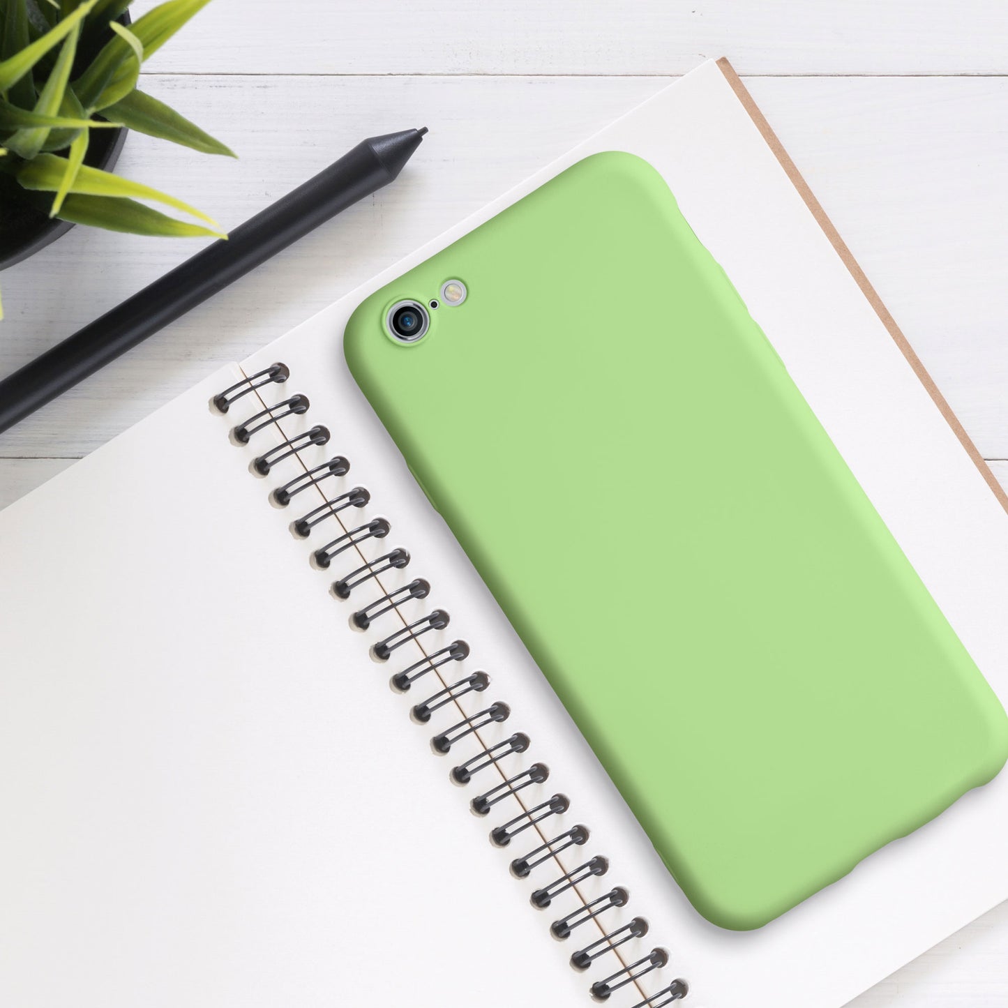 kwmobile Hülle kompatibel mit Apple iPhone 6 / 6S - gummierte Silikon Handyhülle - Schutzhülle für kabelloses Laden - Case