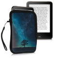 kwmobile Tasche für eReader Schutzhülle Galaxie Baum Wiese 17 x 12 x 2 cm Innenmaße