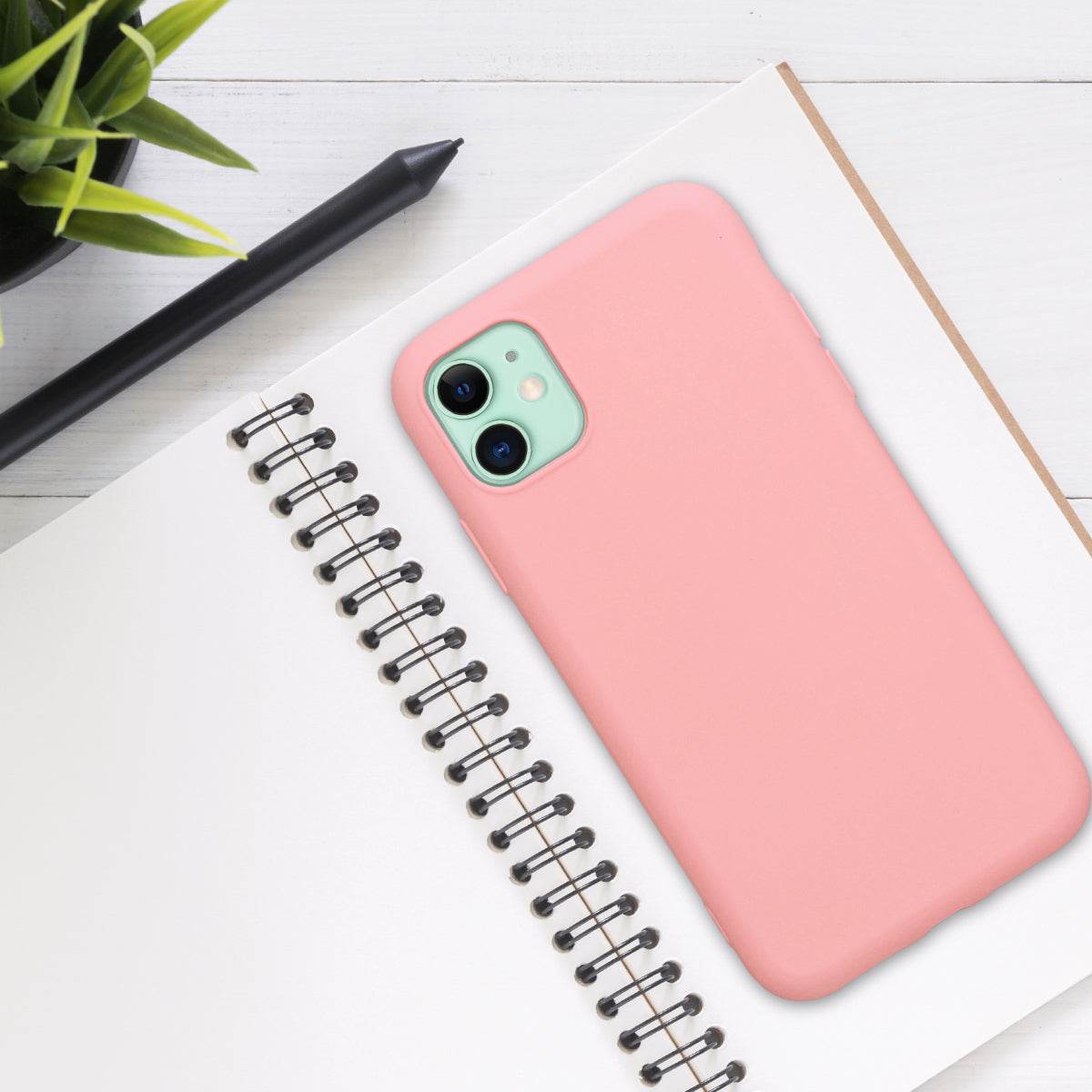 kwmobile Hülle kompatibel mit Apple iPhone 11 Hülle - gummierte Silikon Handyhülle - Schutzhülle für kabelloses Laden - Case