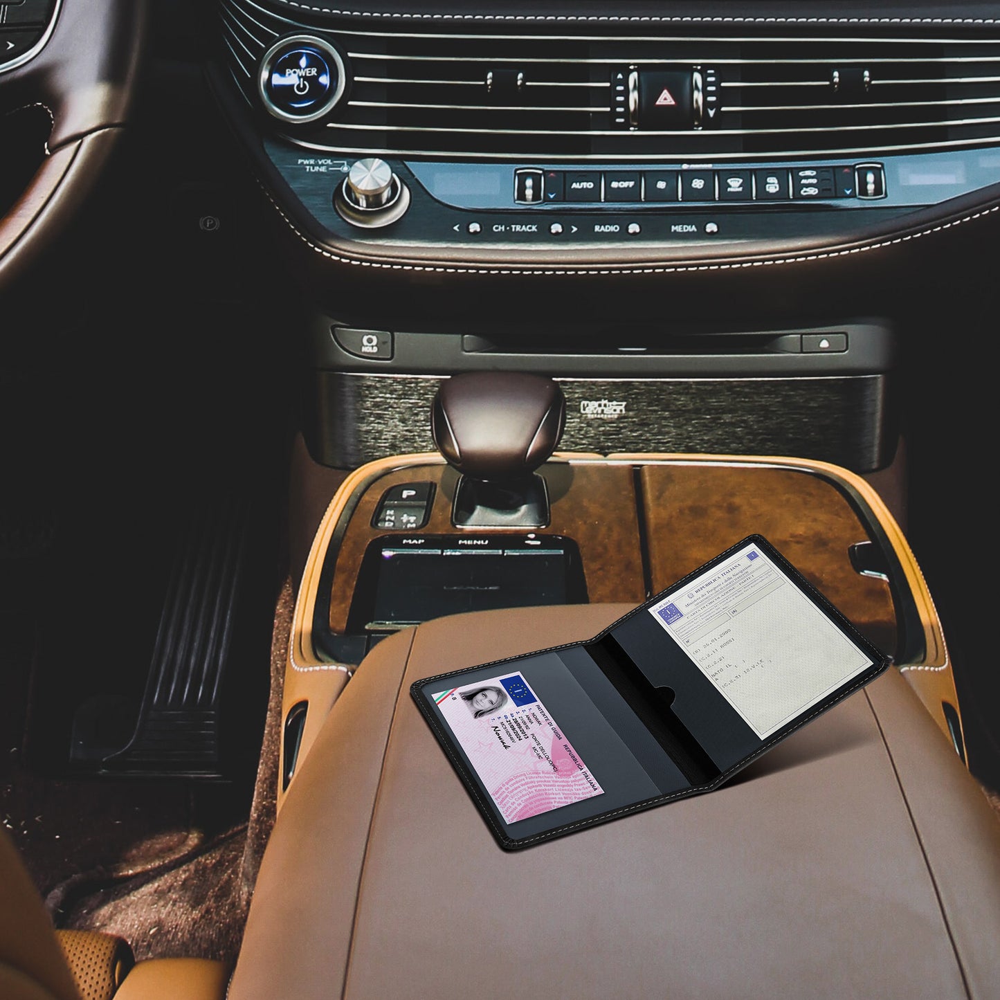 kwmobile Fahrzeugschein Hülle mit Kartenfächern - Tasche für italienische Auto Zulassungsbescheinigung Führerschein