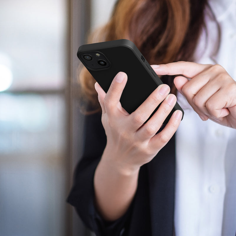 kwmobile Hülle kompatibel mit Apple iPhone 13 Hülle - gummierte Silikon Handyhülle - Schutzhülle für kabelloses Laden - Case