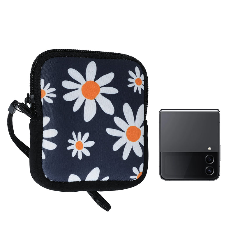 kwmobile Handytasche für faltbare Smartphones XXS - 3 / 3,5" Hülle - Neopren Tasche - Telefon Tasche mit 10 x 8 x 2 cm Innenmaße - Kleine Gänseblümchen Blau XXS [dsg03]