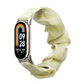 kwmobile Ersatz Armband kompatibel mit Xiaomi Mi Band 10 / Mi Band 9 / 8 - Smartwatch Scrunchie Haargummi Design Gelb - Innenmaße 14 - 19 cm Gelb  [dsg04]