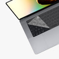 kwmobile Tastaturschutz für Apple MacBook Pro 16" (2023) M2 A2780 / M3 A2991 QWERTZ Keyboard Cover Abdeckung