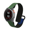 kwmobile Ersatzarmband kompatibel mit Garmin Fenix 8 47mm / Fenix E 47mm / Fenix 7 / 7 Pro / EPIX 2 Armband - Fitnesstracker Silikon Band mit Magnetverschluss Dunkelgrün  [dsg02]
